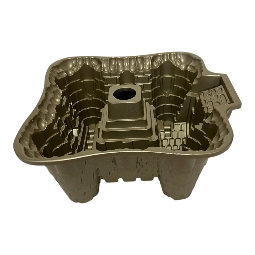 Nordic Ware 3-D Sandcastle Baking Pan Bundt Cake Mold Castle